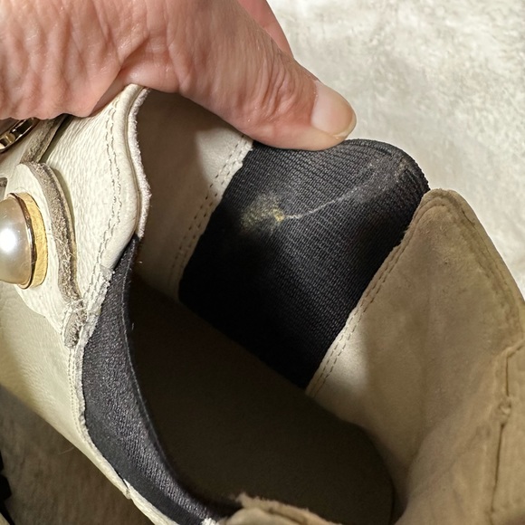 NWOB Karl Lagerfeld Paris Portia Lug Sole Chelsea Ankle Boots Bone Women’s 8 - Picture 12 of 13